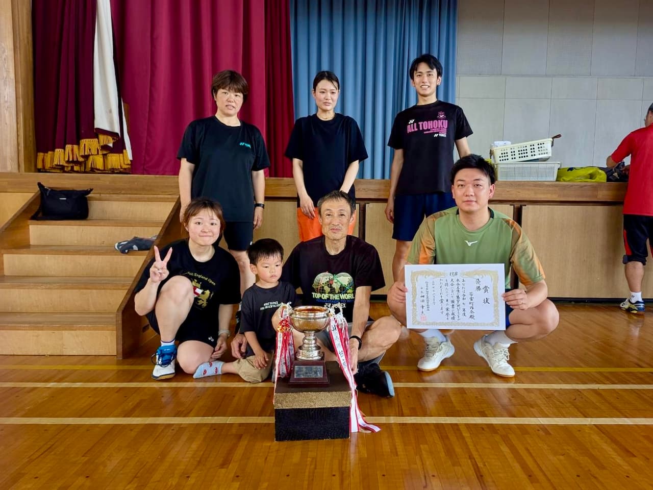 第42回岩切学区民バドミントン大会の若宮町内会メンバー