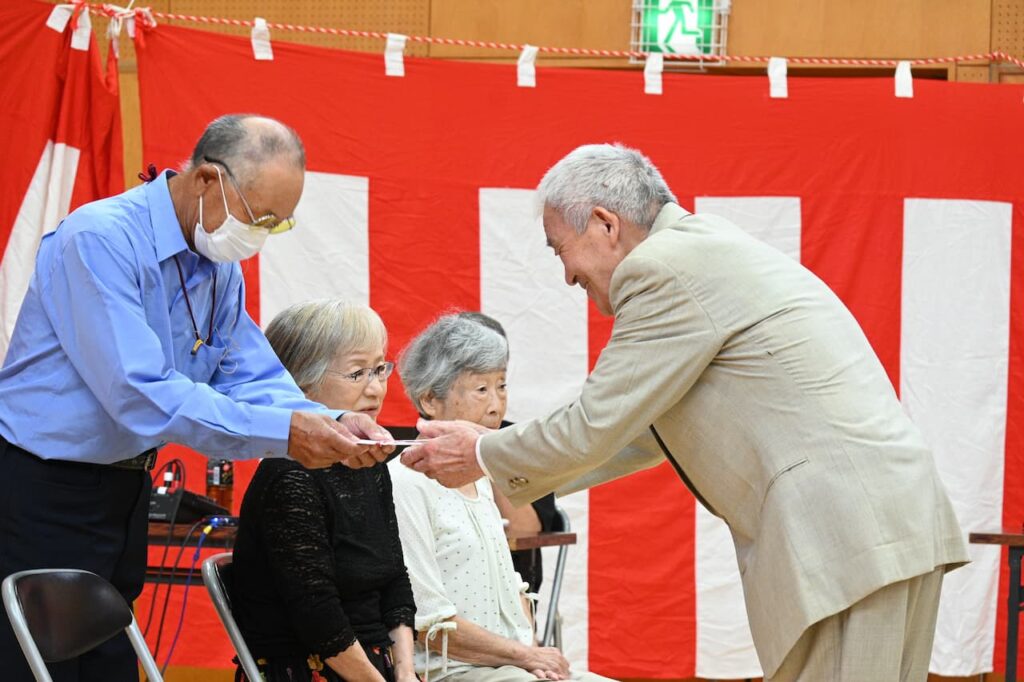 2025_若宮_敬老会_お祝い02