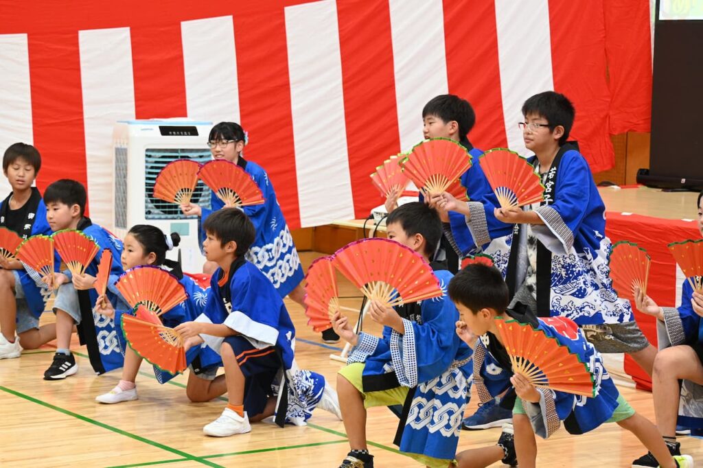 2025_若宮_敬老会_すずめ踊り01