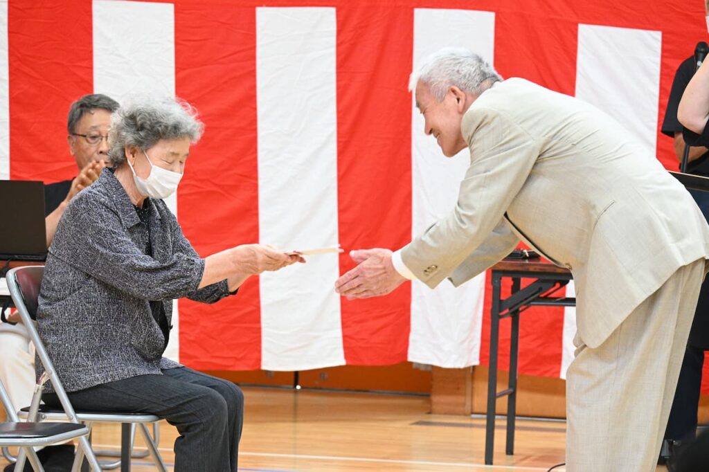 2025_若宮_敬老会_お祝い01