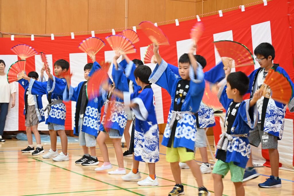 2025_若宮_敬老会_すずめ踊り03